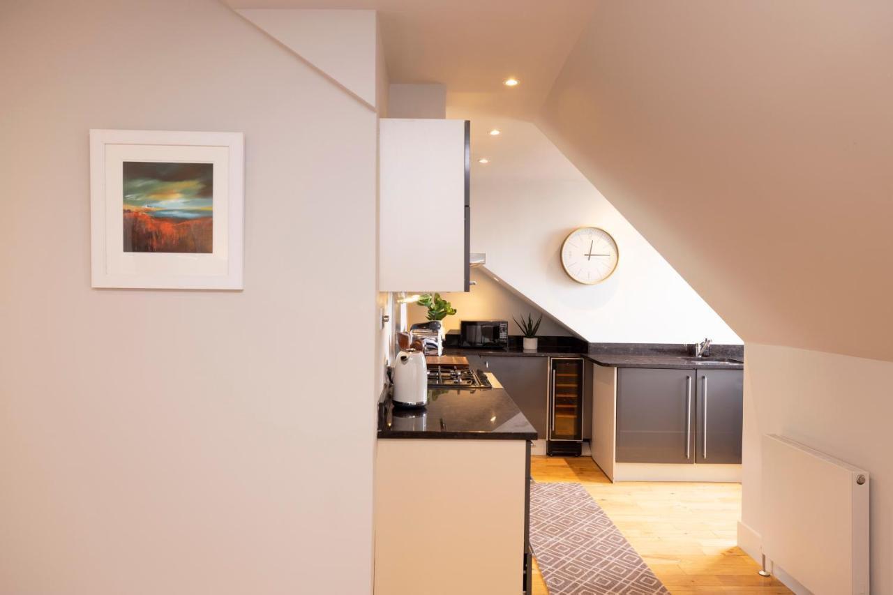 Joivy Luxury Flat Near Castle Апартаменты Эдинбург